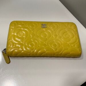 Chanel Camellia zip wallet